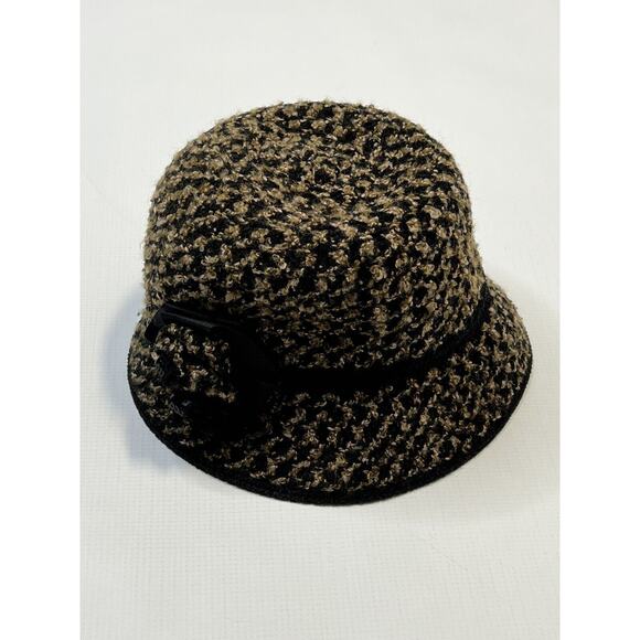 Betmar Cloche Hat One Size New York Willow Knit Boucle Bucket Flower Black Brown - Picture 2 of 9
